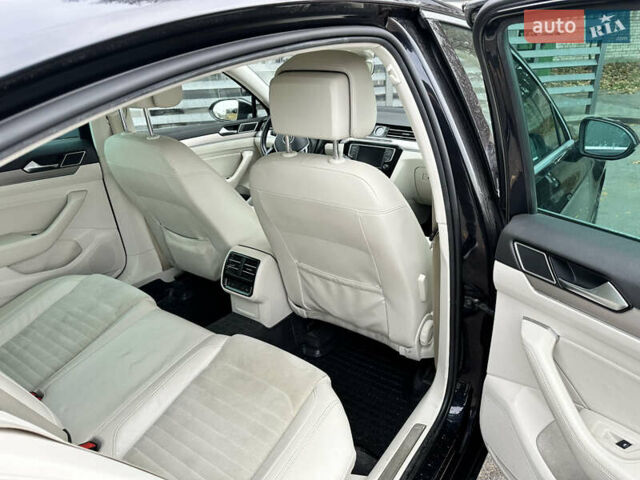 Чорний Фольксваген Пассат, об'ємом двигуна 1.97 л та пробігом 217 тис. км за 15500 $, фото 6 на Automoto.ua