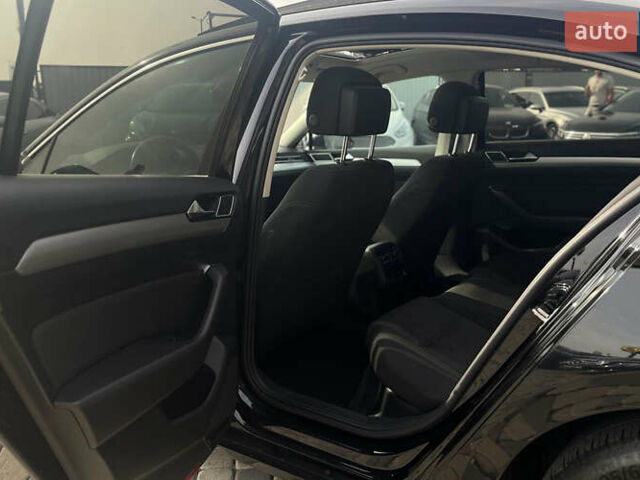 Черный Фольксваген Пассат, объемом двигателя 1.97 л и пробегом 230 тыс. км за 16800 $, фото 29 на Automoto.ua