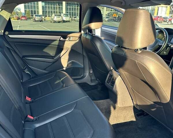 Чорний Фольксваген Пассат, об'ємом двигуна 2 л та пробігом 231 тис. км за 13000 $, фото 16 на Automoto.ua