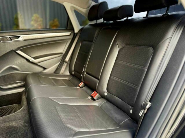 Черный Фольксваген Пассат, объемом двигателя 1.8 л и пробегом 180 тыс. км за 13500 $, фото 13 на Automoto.ua