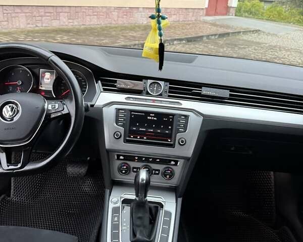 Черный Фольксваген Пассат, объемом двигателя 1.97 л и пробегом 238 тыс. км за 15300 $, фото 13 на Automoto.ua