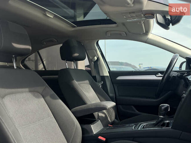 Черный Фольксваген Пассат, объемом двигателя 1.97 л и пробегом 230 тыс. км за 16800 $, фото 18 на Automoto.ua