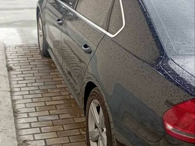 Черный Фольксваген Пассат, объемом двигателя 1.8 л и пробегом 94 тыс. км за 13000 $, фото 5 на Automoto.ua