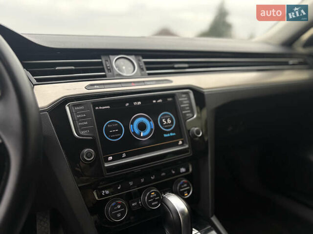 Черный Фольксваген Пассат, объемом двигателя 1.97 л и пробегом 231 тыс. км за 16450 $, фото 10 на Automoto.ua