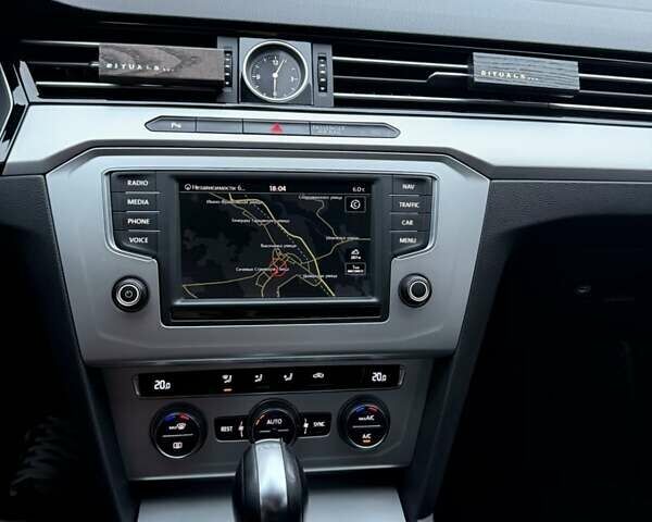 Черный Фольксваген Пассат, объемом двигателя 1.97 л и пробегом 238 тыс. км за 15300 $, фото 25 на Automoto.ua