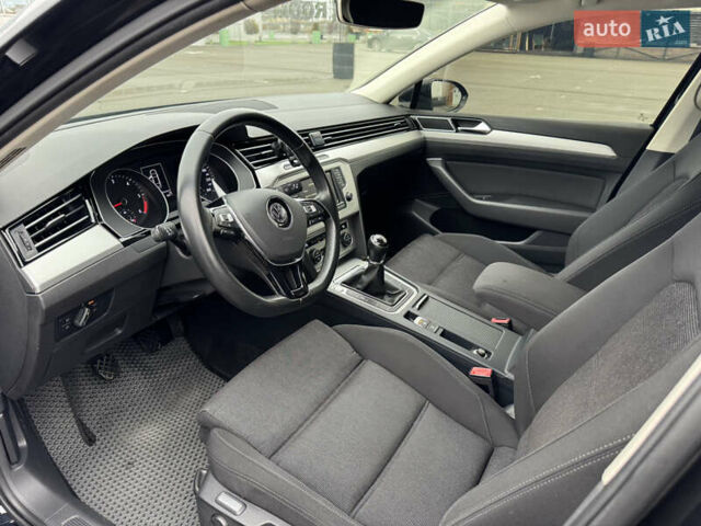 Чорний Фольксваген Пассат, об'ємом двигуна 1.6 л та пробігом 225 тис. км за 14000 $, фото 11 на Automoto.ua