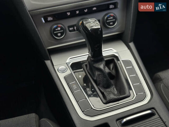 Черный Фольксваген Пассат, объемом двигателя 2 л и пробегом 239 тыс. км за 15300 $, фото 26 на Automoto.ua