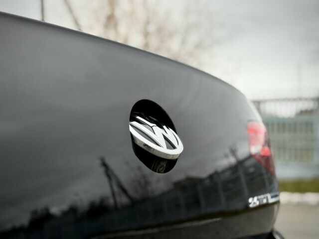 Чорний Фольксваген Пассат, об'ємом двигуна 2 л та пробігом 224 тис. км за 16300 $, фото 12 на Automoto.ua