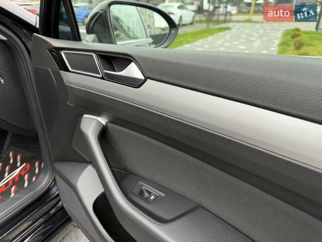 Черный Фольксваген Пассат, объемом двигателя 2 л и пробегом 325 тыс. км за 15500 $, фото 41 на Automoto.ua