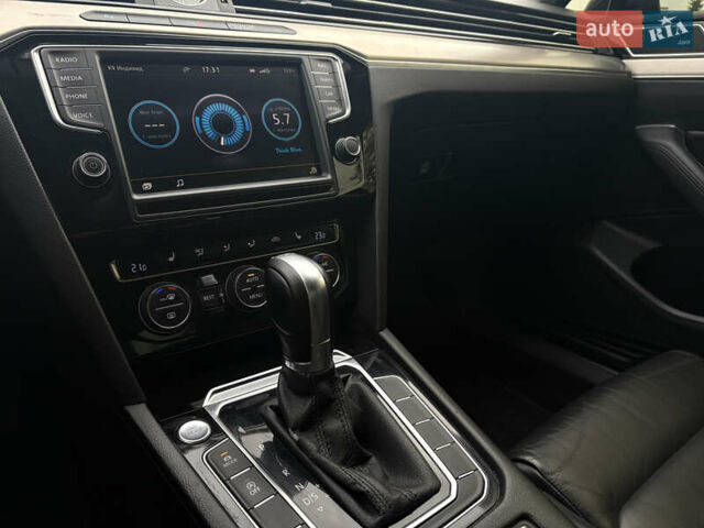 Черный Фольксваген Пассат, объемом двигателя 1.97 л и пробегом 231 тыс. км за 16450 $, фото 13 на Automoto.ua