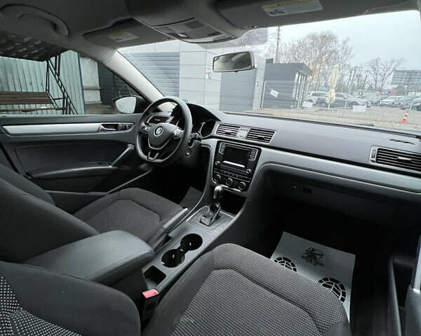 Черный Фольксваген Пассат, объемом двигателя 1.8 л и пробегом 161 тыс. км за 12300 $, фото 14 на Automoto.ua