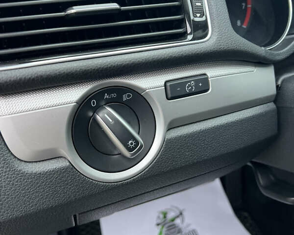 Черный Фольксваген Пассат, объемом двигателя 1.8 л и пробегом 161 тыс. км за 12300 $, фото 21 на Automoto.ua