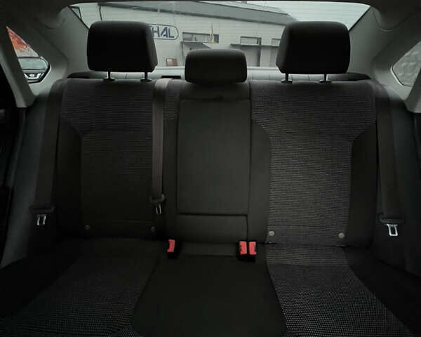 Черный Фольксваген Пассат, объемом двигателя 1.8 л и пробегом 161 тыс. км за 12300 $, фото 18 на Automoto.ua