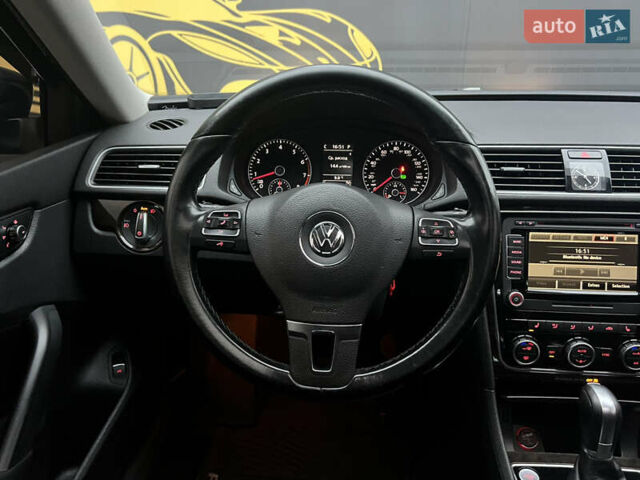 Черный Фольксваген Пассат, объемом двигателя 1.8 л и пробегом 252 тыс. км за 10600 $, фото 24 на Automoto.ua