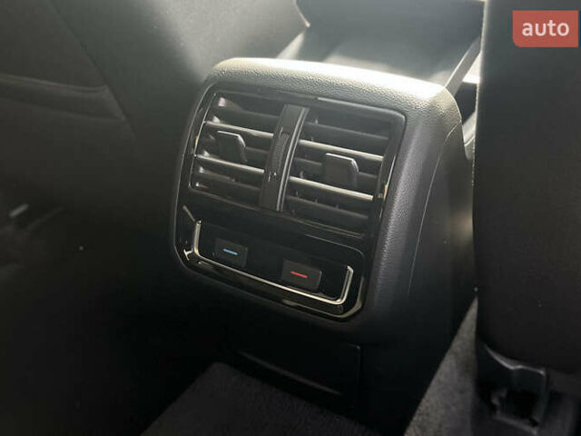 Черный Фольксваген Пассат, объемом двигателя 1.97 л и пробегом 230 тыс. км за 16800 $, фото 28 на Automoto.ua