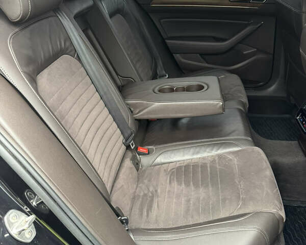 Чорний Фольксваген Пассат, об'ємом двигуна 1.8 л та пробігом 275 тис. км за 13800 $, фото 18 на Automoto.ua