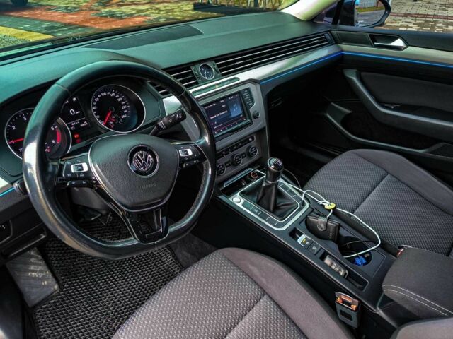 Чорний Фольксваген Пассат, об'ємом двигуна 1.6 л та пробігом 300 тис. км за 11750 $, фото 7 на Automoto.ua