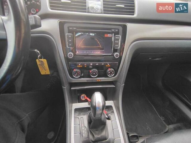 Чорний Фольксваген Пассат, об'ємом двигуна 2 л та пробігом 150 тис. км за 13599 $, фото 9 на Automoto.ua