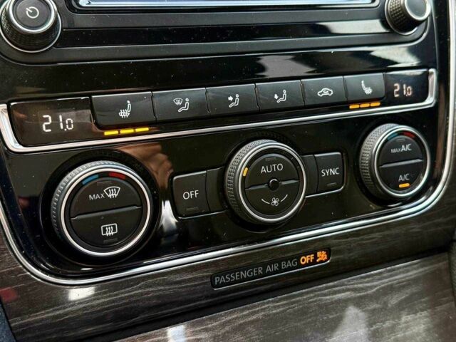 Черный Фольксваген Пассат, объемом двигателя 1.8 л и пробегом 180 тыс. км за 13500 $, фото 12 на Automoto.ua