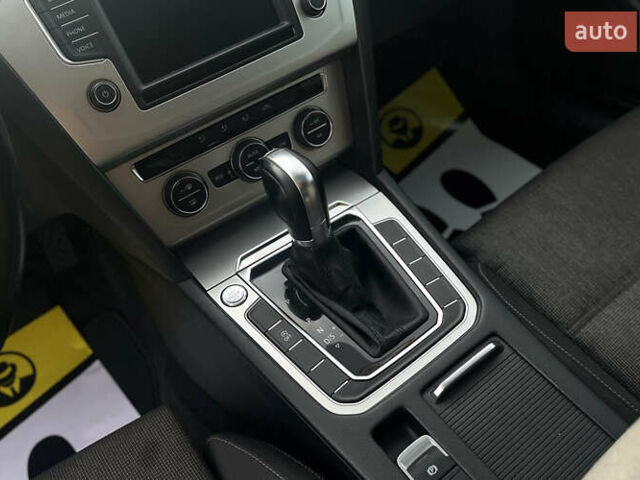 Черный Фольксваген Пассат, объемом двигателя 1.97 л и пробегом 230 тыс. км за 16800 $, фото 11 на Automoto.ua