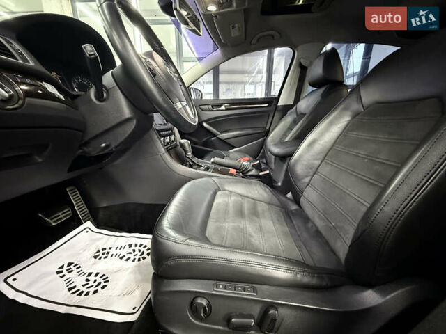 Чорний Фольксваген Пассат, об'ємом двигуна 2 л та пробігом 300 тис. км за 12999 $, фото 20 на Automoto.ua