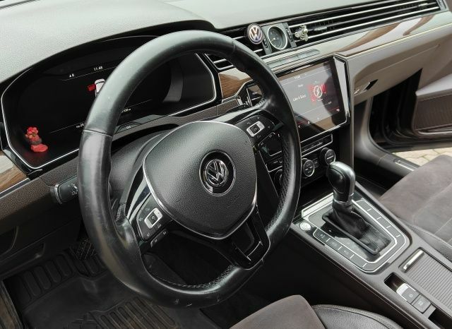 Черный Фольксваген Пассат, объемом двигателя 2 л и пробегом 289 тыс. км за 16899 $, фото 4 на Automoto.ua