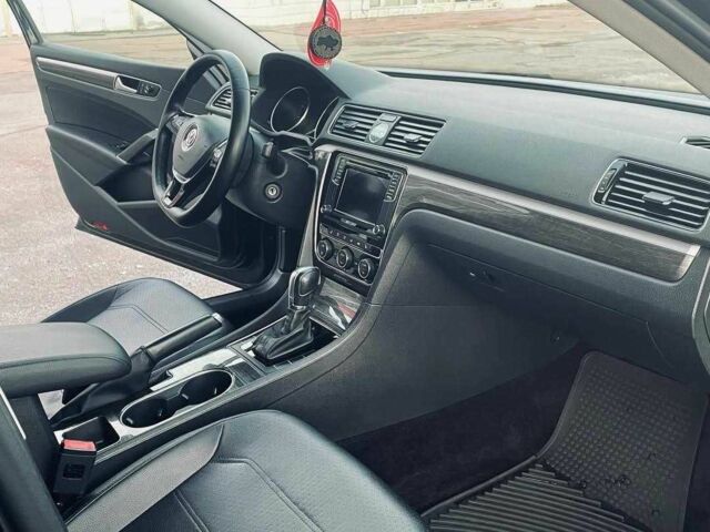 Черный Фольксваген Пассат, объемом двигателя 1.8 л и пробегом 250 тыс. км за 9000 $, фото 8 на Automoto.ua