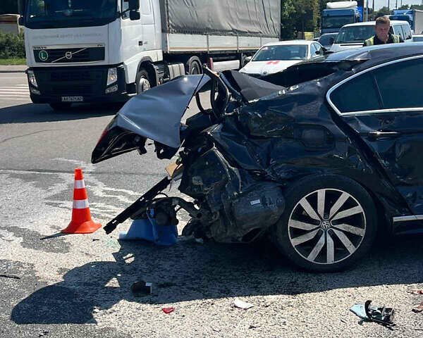 Черный Фольксваген Пассат, объемом двигателя 2 л и пробегом 135 тыс. км за 7000 $, фото 5 на Automoto.ua