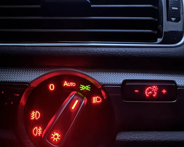 Черный Фольксваген Пассат, объемом двигателя 1.8 л и пробегом 155 тыс. км за 13000 $, фото 35 на Automoto.ua