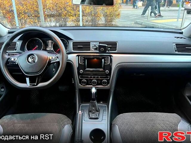 Черный Фольксваген Пассат, объемом двигателя 1.8 л и пробегом 227 тыс. км за 11500 $, фото 5 на Automoto.ua