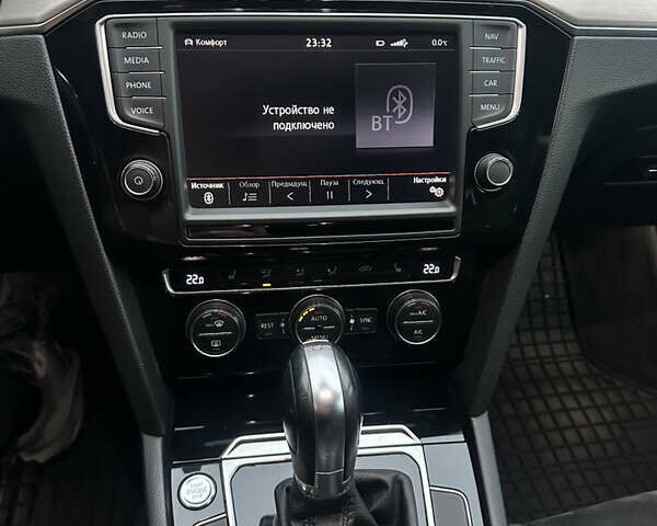 Черный Фольксваген Пассат, объемом двигателя 2 л и пробегом 270 тыс. км за 15600 $, фото 37 на Automoto.ua