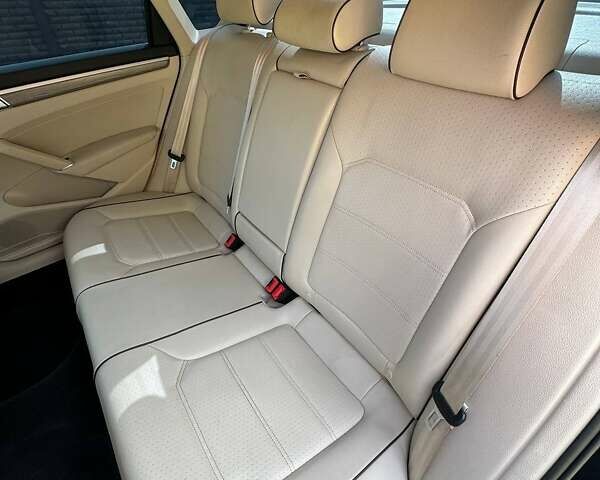 Черный Фольксваген Пассат, объемом двигателя 1.8 л и пробегом 65 тыс. км за 16500 $, фото 9 на Automoto.ua