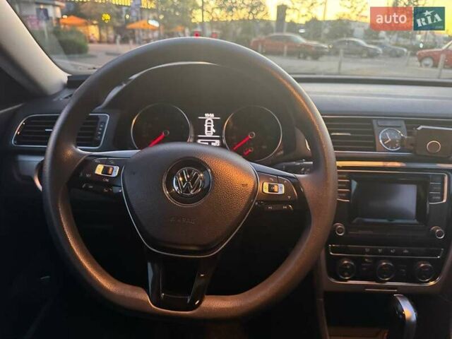 Черный Фольксваген Пассат, объемом двигателя 1.8 л и пробегом 225 тыс. км за 11990 $, фото 19 на Automoto.ua