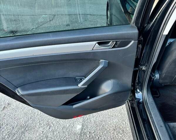 Чорний Фольксваген Пассат, об'ємом двигуна 1.8 л та пробігом 213 тис. км за 11000 $, фото 7 на Automoto.ua