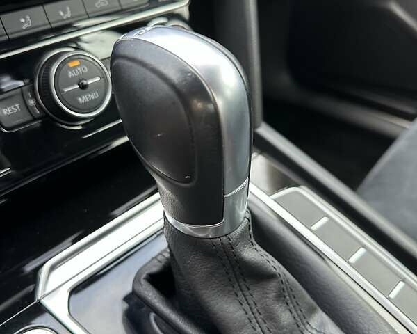 Чорний Фольксваген Пассат, об'ємом двигуна 1.97 л та пробігом 221 тис. км за 18400 $, фото 101 на Automoto.ua