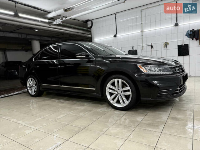 Черный Фольксваген Пассат, объемом двигателя 1.8 л и пробегом 149 тыс. км за 14500 $, фото 1 на Automoto.ua