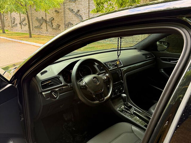 Черный Фольксваген Пассат, объемом двигателя 1.8 л и пробегом 170 тыс. км за 13999 $, фото 5 на Automoto.ua