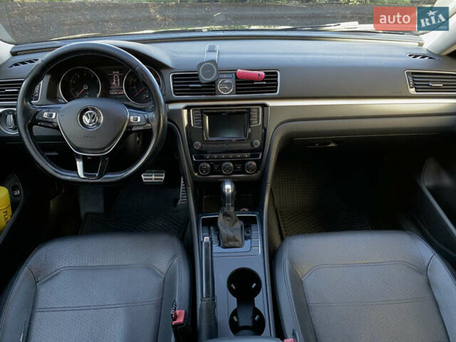 Черный Фольксваген Пассат, объемом двигателя 1.8 л и пробегом 210 тыс. км за 11800 $, фото 12 на Automoto.ua