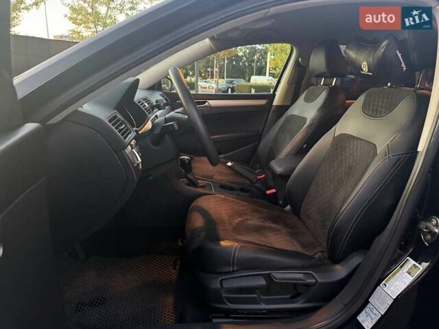 Черный Фольксваген Пассат, объемом двигателя 1.8 л и пробегом 225 тыс. км за 11990 $, фото 9 на Automoto.ua