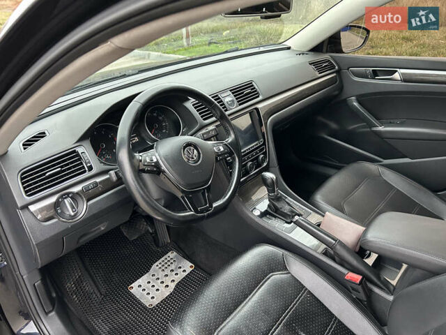 Черный Фольксваген Пассат, объемом двигателя 1.8 л и пробегом 179 тыс. км за 12700 $, фото 2 на Automoto.ua