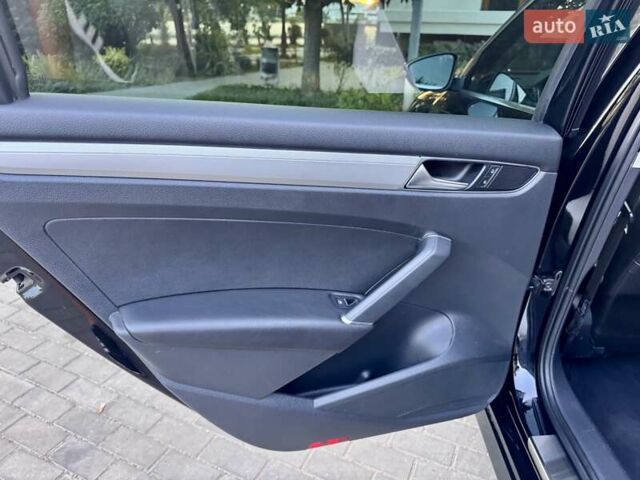 Черный Фольксваген Пассат, объемом двигателя 1.8 л и пробегом 216 тыс. км за 11999 $, фото 54 на Automoto.ua