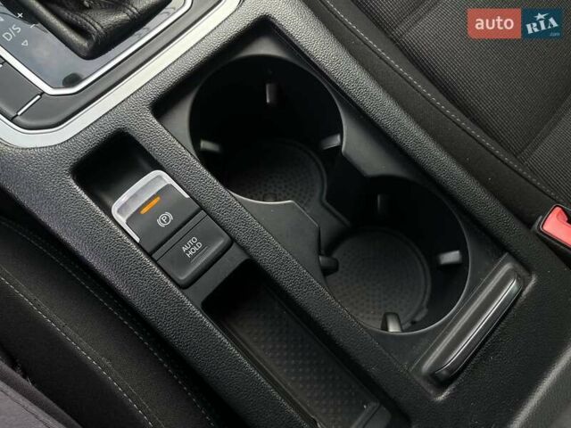 Черный Фольксваген Пассат, объемом двигателя 1.6 л и пробегом 222 тыс. км за 15699 $, фото 35 на Automoto.ua