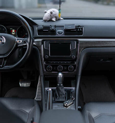 Чорний Фольксваген Пассат, об'ємом двигуна 1.8 л та пробігом 191 тис. км за 13800 $, фото 24 на Automoto.ua