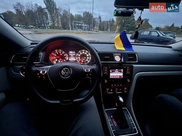 Фольксваген Пассат 2016 в Запорожье на Automoto.ua Черный Фольксваген Пассат, объемом двигателя 1.8 л и пробегом 175 тыс. км за 12200 $, фото 1 на Automoto.ua