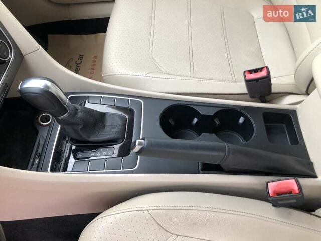 Чорний Фольксваген Пассат, об'ємом двигуна 1.8 л та пробігом 200 тис. км за 13700 $, фото 28 на Automoto.ua