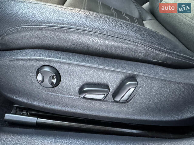 Чорний Фольксваген Пассат, об'ємом двигуна 1.8 л та пробігом 175 тис. км за 12000 $, фото 55 на Automoto.ua