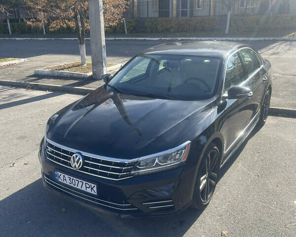 Черный Фольксваген Пассат, объемом двигателя 1.8 л и пробегом 100 тыс. км за 13999 $, фото 1 на Automoto.ua