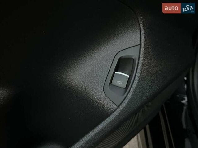 Черный Фольксваген Пассат, объемом двигателя 1.8 л и пробегом 225 тыс. км за 11990 $, фото 15 на Automoto.ua