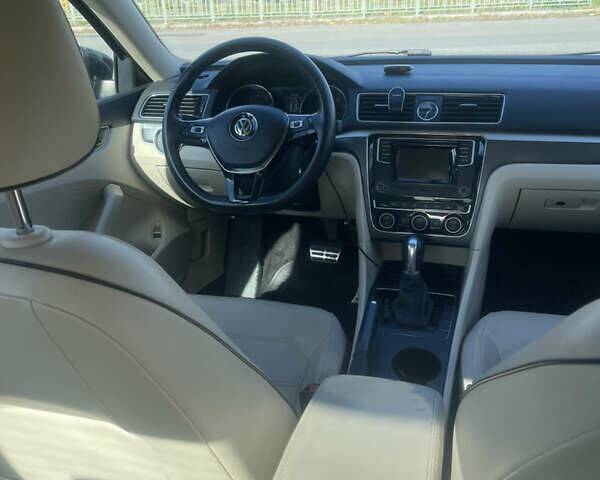 Черный Фольксваген Пассат, объемом двигателя 1.8 л и пробегом 100 тыс. км за 13999 $, фото 8 на Automoto.ua