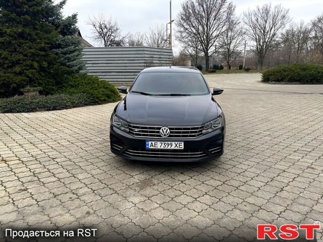 Черный Фольксваген Пассат, объемом двигателя 1.8 л и пробегом 225 тыс. км за 12000 $, фото 6 на Automoto.ua